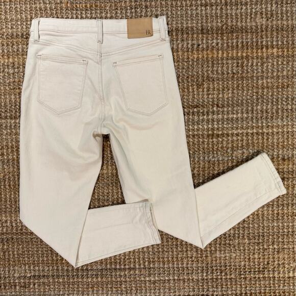 Banana Republic The Skinny Jean In Ecru Wash Neutral Chic Denim Women’s Size 28 - Picture 1 of 11